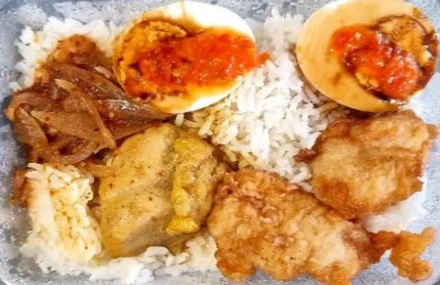 G'Fun Cafe - Famous Chicken Rice