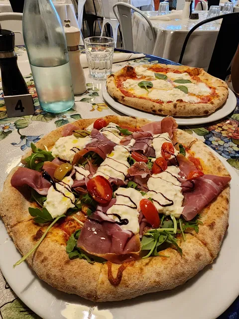 Pizzeria Tiramisu