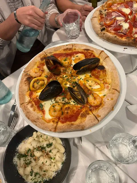 Pizzeria Tiramisu