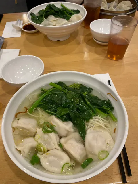 Authentic Bites Dumpling House 真真小笼北桥店