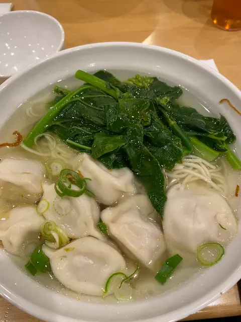 Authentic Bites Dumpling House 真真小笼北桥店