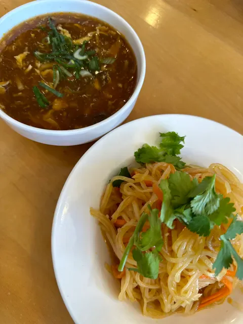 Authentic Bites Dumpling House 真真小笼北桥店