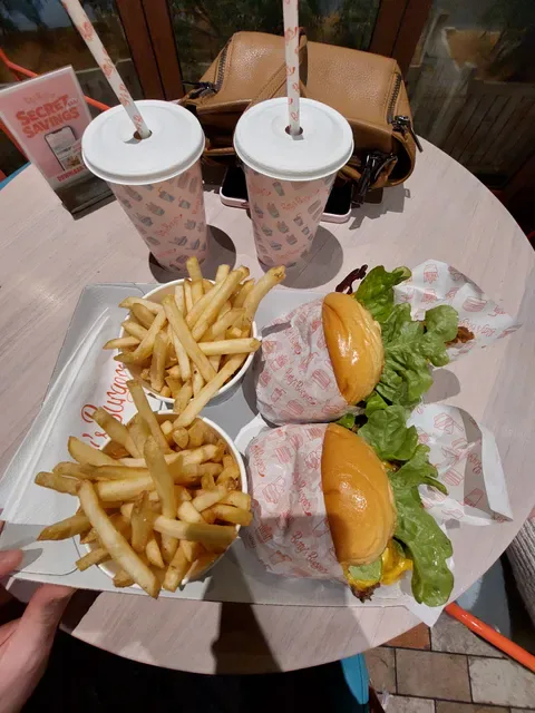 Betty's Burgers