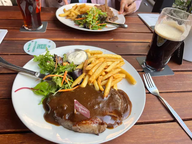 Durty Nelly's Irish Pub