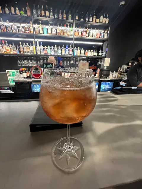 HQ Bar + Kitchen