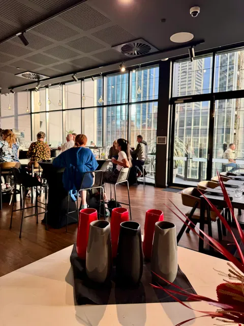 HQ Bar + Kitchen