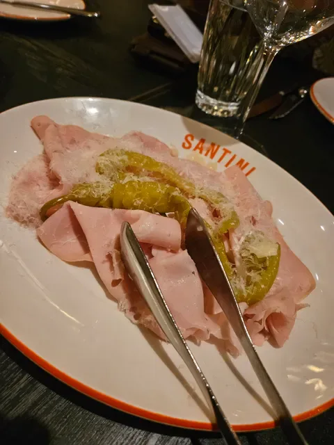 Santini Bar & Grill