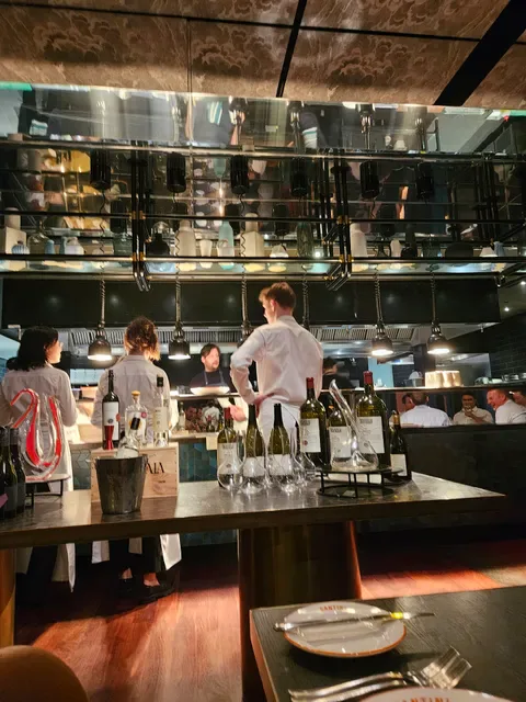 Santini Bar & Grill