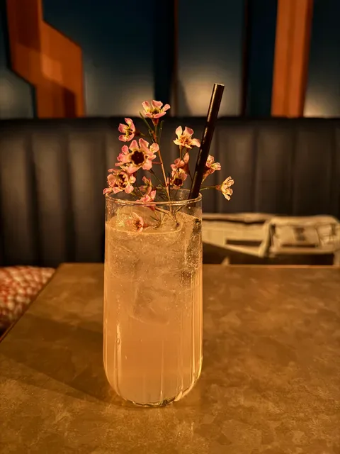 Santini Bar & Grill