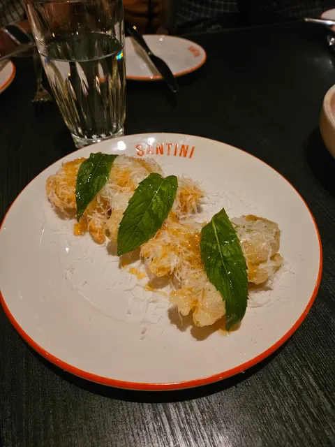 Santini Bar & Grill