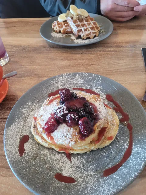 Hardware Cafe Quinns