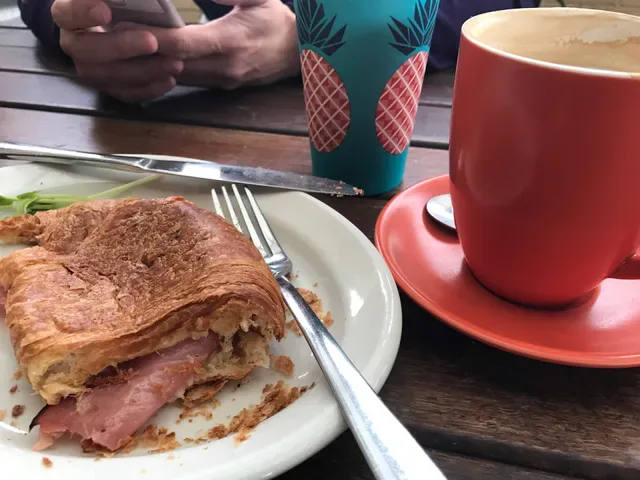 Hardware Cafe Quinns
