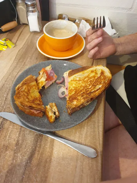Hardware Cafe Quinns