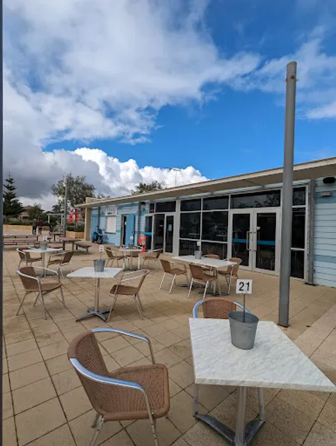 Tides Cafe
