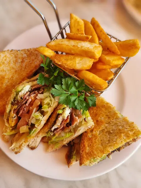 Tides Cafe