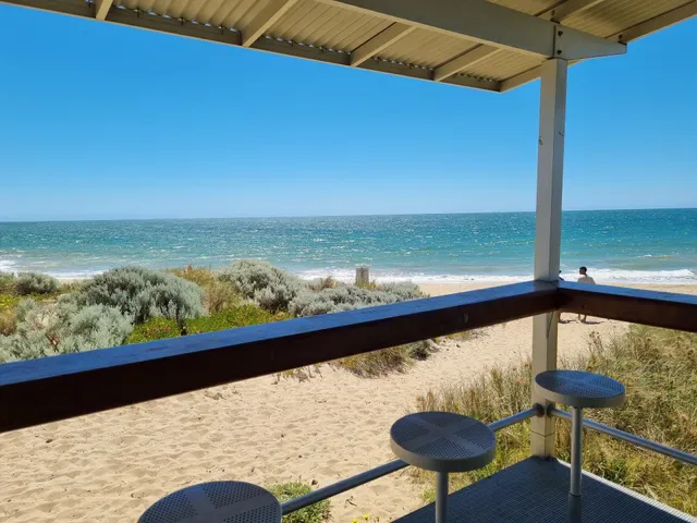 Tides Cafe