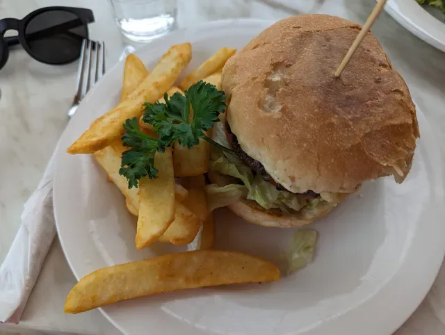 Tides Cafe