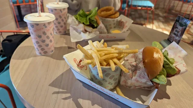 Betty's Burgers