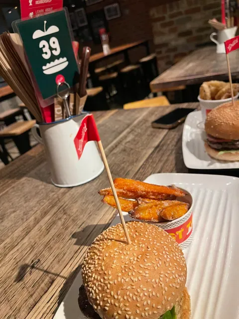 Grill'd Burgers - Scarborough