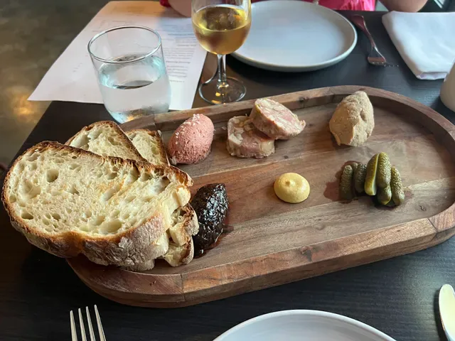 Mistelle Bistro