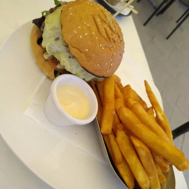 Bistro 21