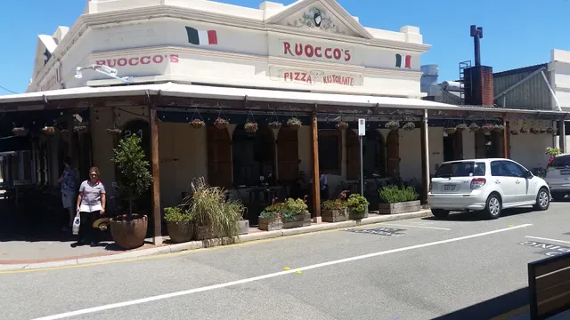 Ruocco's Pizzeria E Ristorante