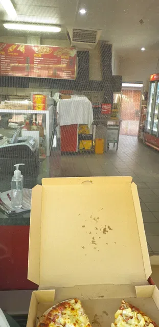 Arik's Kebabs and Pizzas