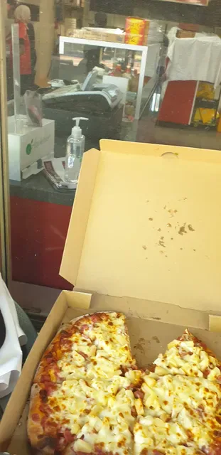 Arik's Kebabs and Pizzas