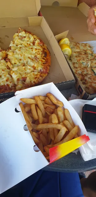 Arik's Kebabs and Pizzas