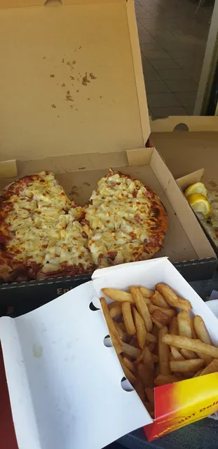 Arik's Kebabs and Pizzas