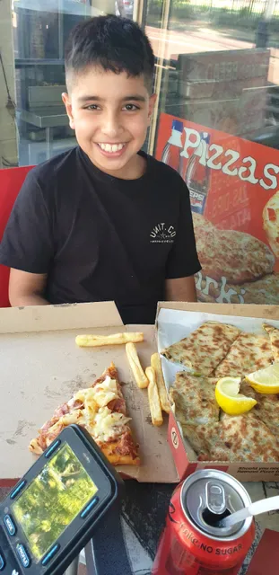 Arik's Kebabs and Pizzas