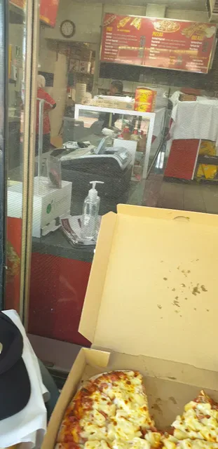 Arik's Kebabs and Pizzas