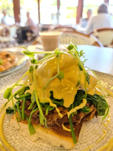 Globe Coffee House Patisserie & Restaurant