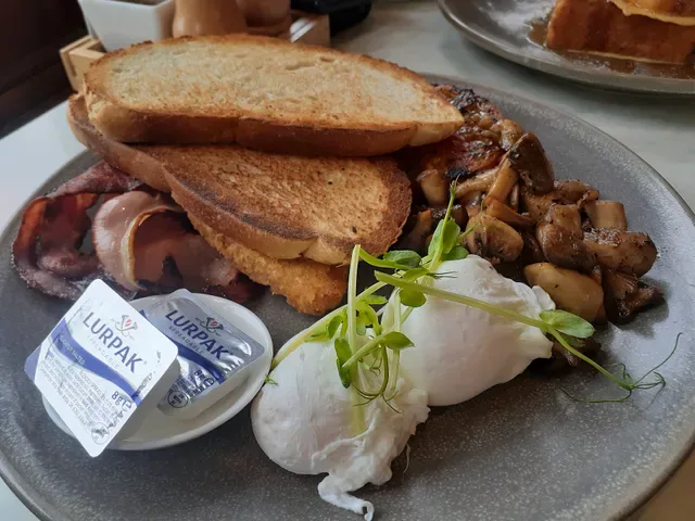 Globe Coffee House Patisserie & Restaurant