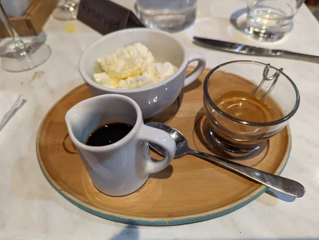 Globe Coffee House Patisserie & Restaurant