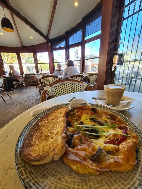 Globe Coffee House Patisserie & Restaurant