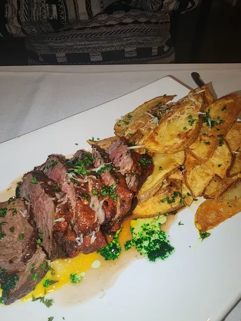 CALEB Restaurant & Bar