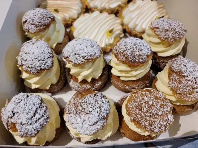 Louis Boeglin Cafe & Patisserie