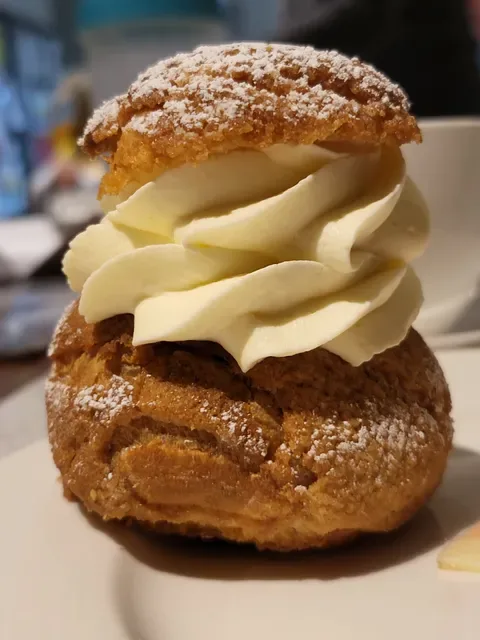 Louis Boeglin Cafe & Patisserie