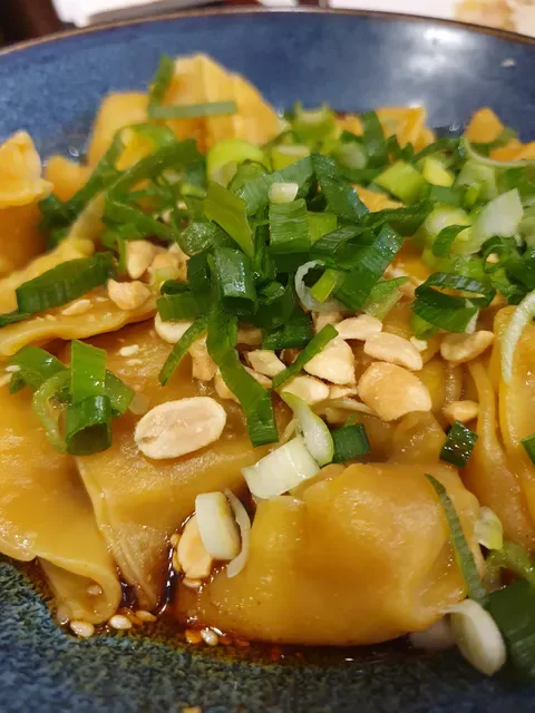 Wei's Dumpling Hut 齐鲁缘饺子馆