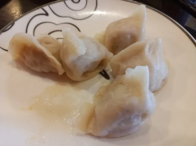 Wei's Dumpling Hut 齐鲁缘饺子馆