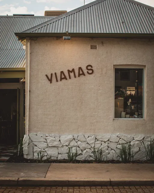 Yiamas Perth