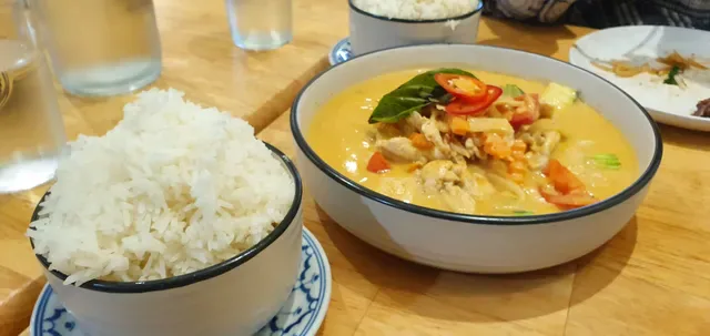 Kao Suay Thai Cuisine