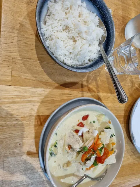 Kao Suay Thai Cuisine