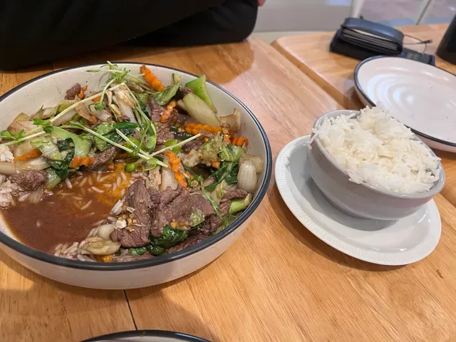 Kao Suay Thai Cuisine