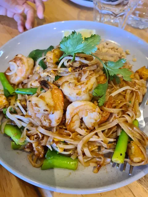 Kao Suay Thai Cuisine