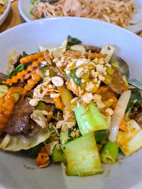 Kao Suay Thai Cuisine