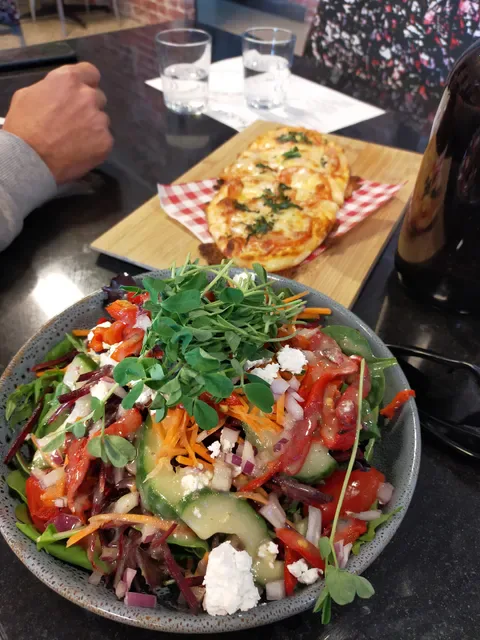 Eight Slices Italian Kitchen