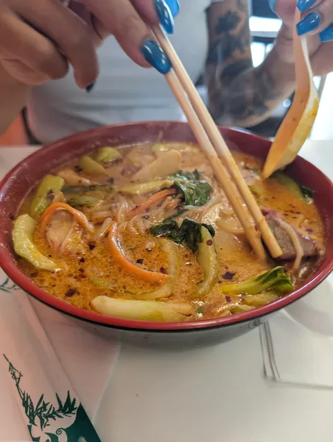 W2 Noodle & Sushi