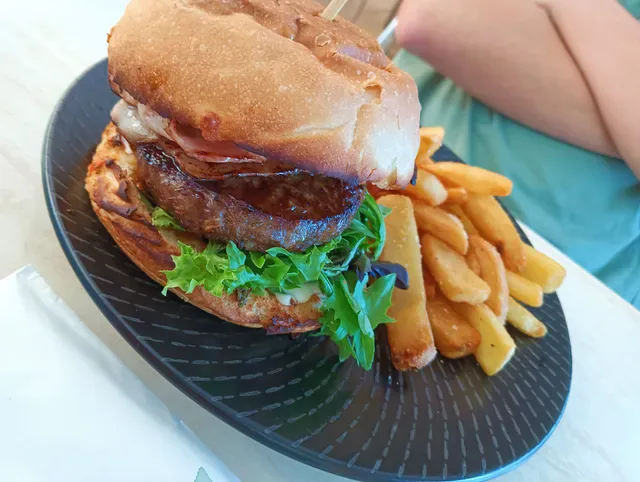 The Grove Bar & Grill